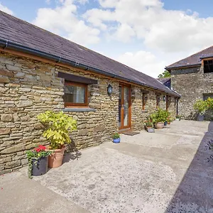 The Dairy Holiday home Llanmorlais